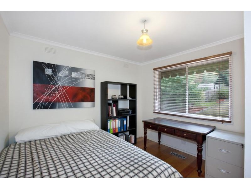 9 Oaktree Road, Croydon North VIC 3136