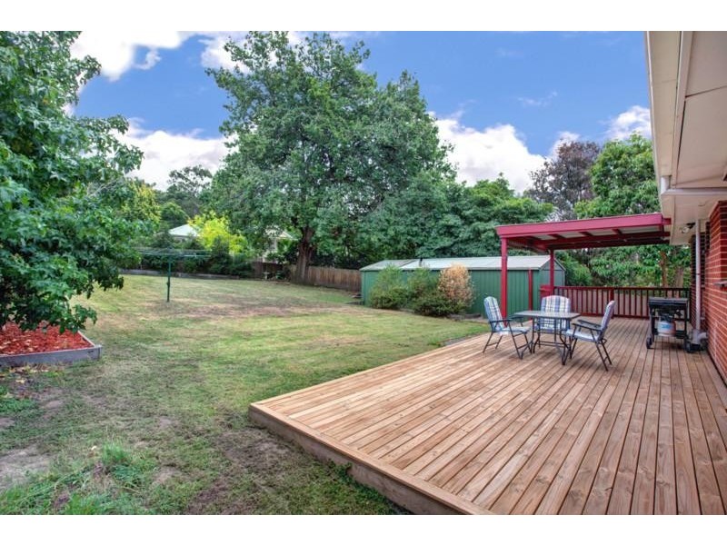 9 Oaktree Road, Croydon North VIC 3136