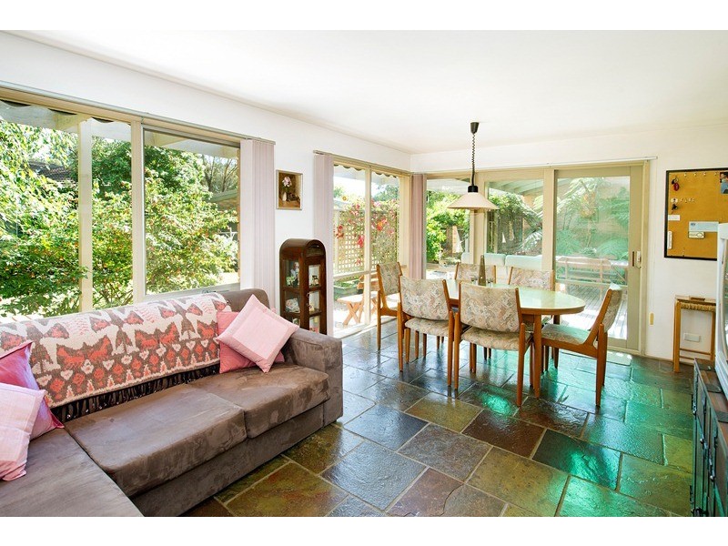 49 Langdale Drive, Croydon Hills VIC 3136