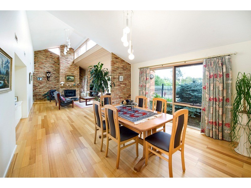 13-15 Waterview Court, Croydon Hills VIC 3136