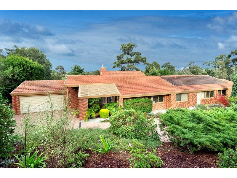 13-15 Waterview Court, Croydon Hills VIC 3136