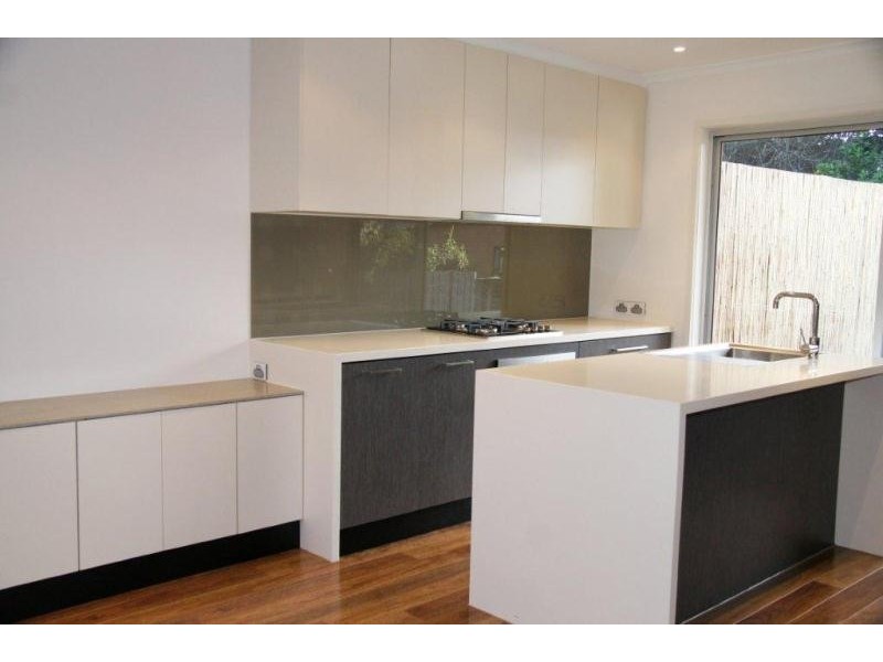 2/24 Lusher Road, Croydon VIC 3136