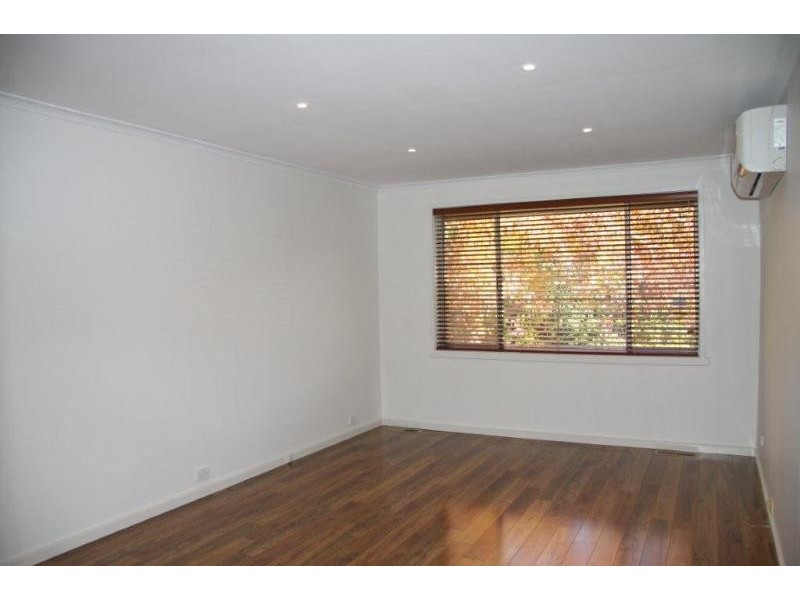 2/24 Lusher Road, Croydon VIC 3136