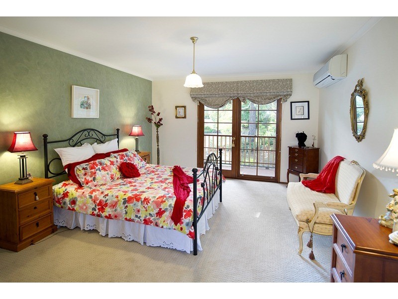 1 Cielterre Avenue, Ringwood North VIC 3134