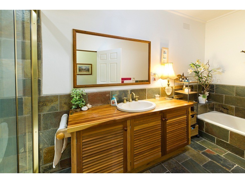 1 Cielterre Avenue, Ringwood North VIC 3134