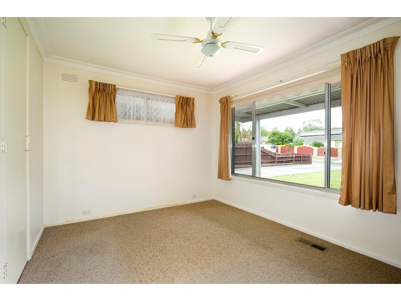 34 Thomas Street, Croydon South VIC 3136