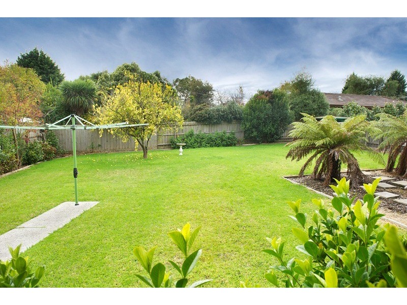 34 Thomas Street, Croydon South VIC 3136