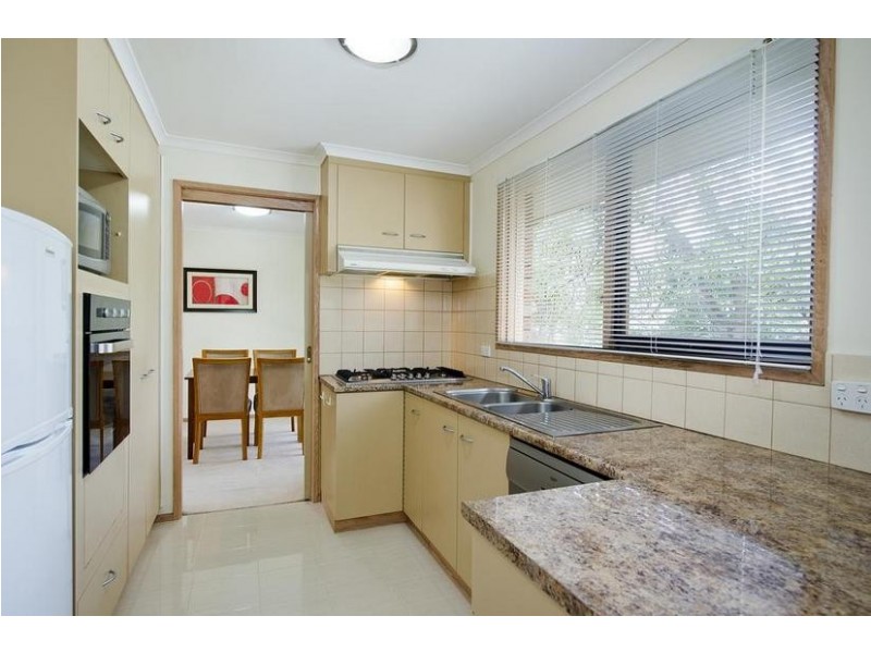 2/3 Wildwood Grove, Ringwood VIC 3134