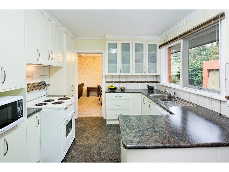 6 Evon Avenue, Ringwood East VIC 3135