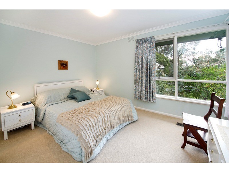 6 Evon Avenue, Ringwood East VIC 3135