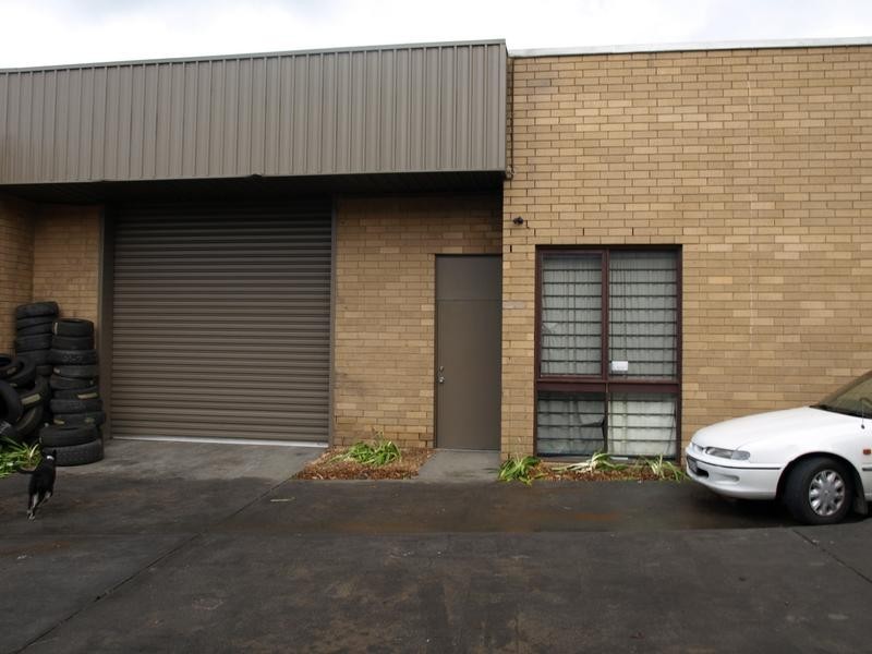 2/65-67 Lusher Road, Croydon VIC 3136