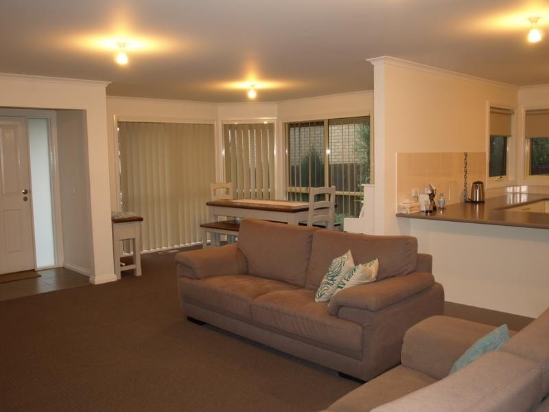 2/25 Glendale Court, Kilsyth VIC 3137