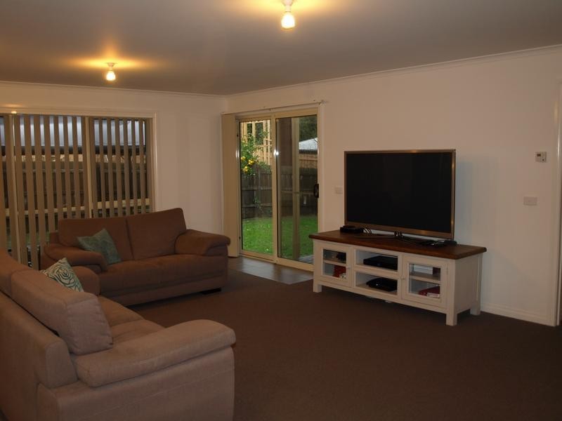 2/25 Glendale Court, Kilsyth VIC 3137