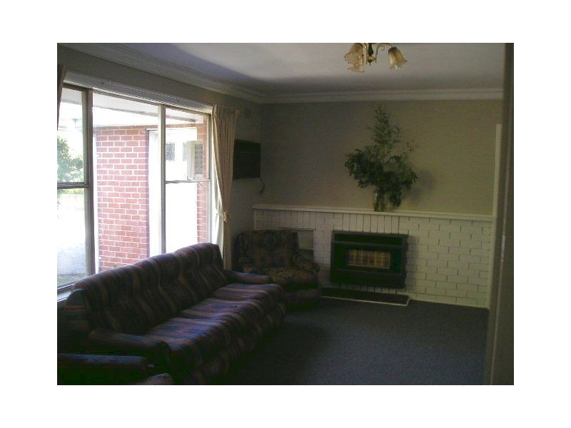 15 Morris Road, Croydon VIC 3136