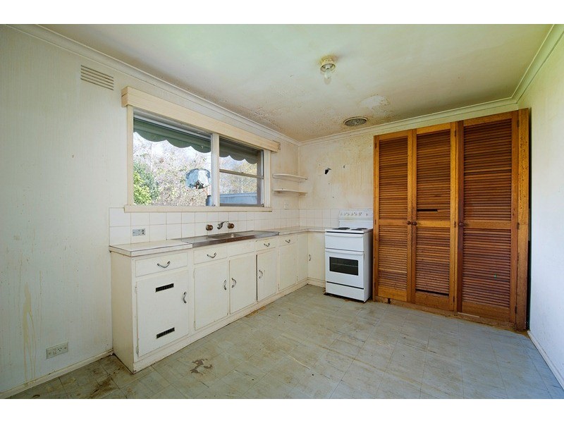 10 Bronhill Road, Ringwood East VIC 3135