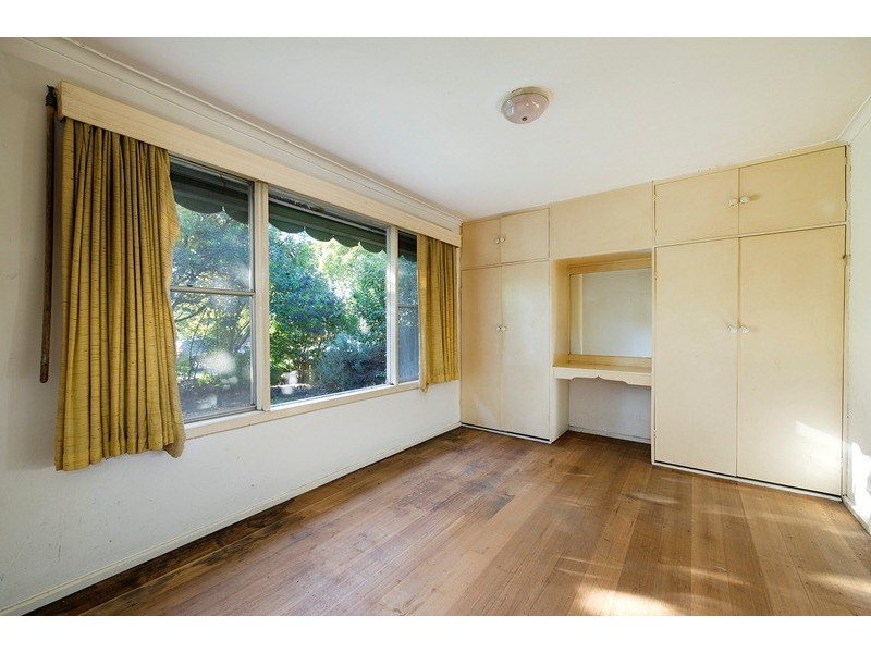 10 Bronhill Road, Ringwood East VIC 3135