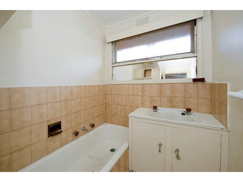 10 Bronhill Road, Ringwood East VIC 3135