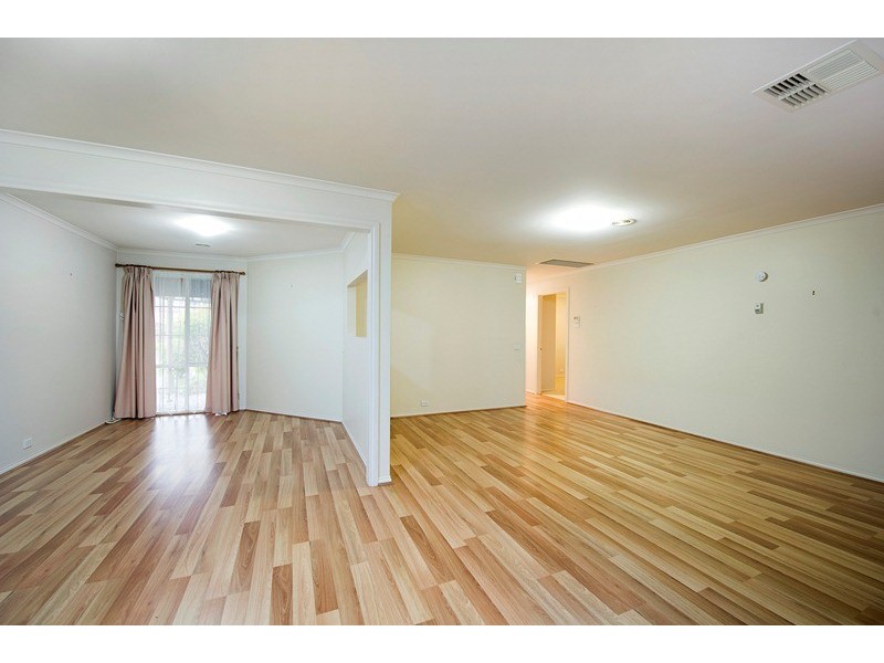 17 Goldentree Drive, Chirnside Park VIC 3116