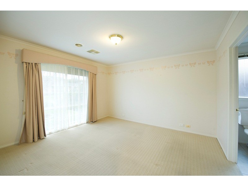 17 Goldentree Drive, Chirnside Park VIC 3116