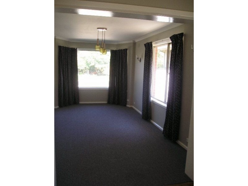 15 Morris Road, Croydon VIC 3136