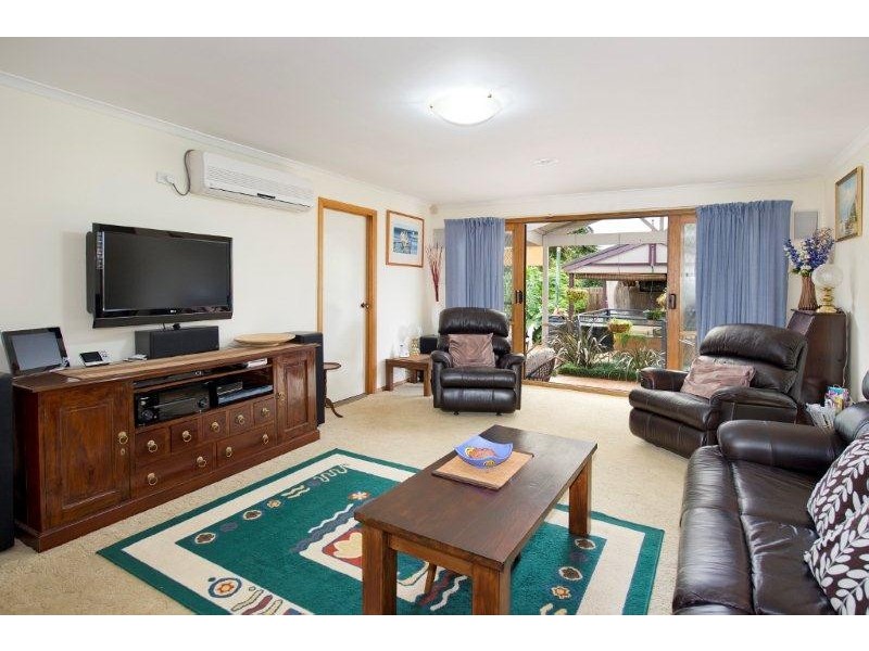 4 Neville Street, Ringwood VIC 3134