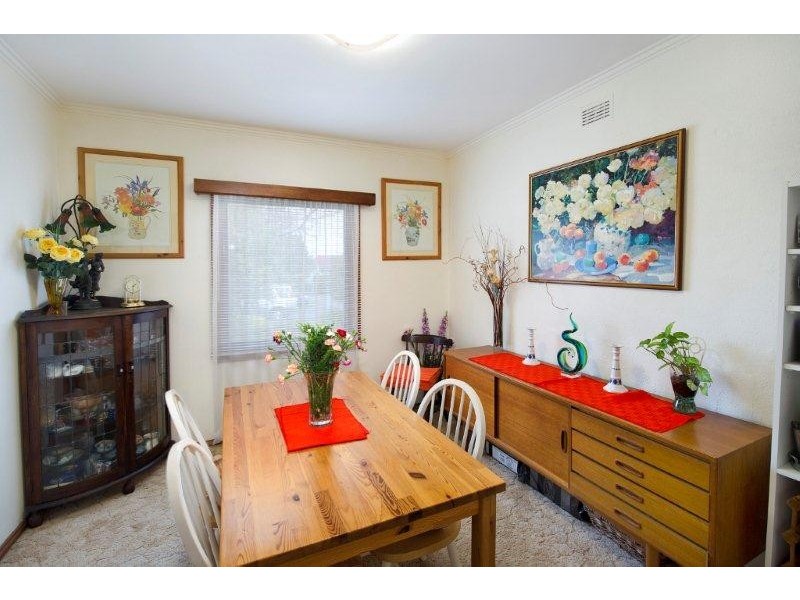 4 Neville Street, Ringwood VIC 3134