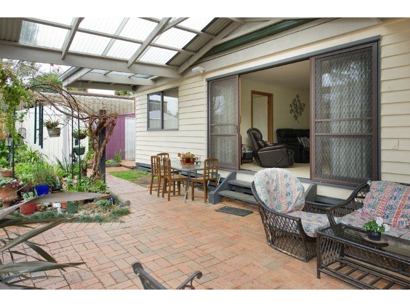 4 Neville Street, Ringwood VIC 3134