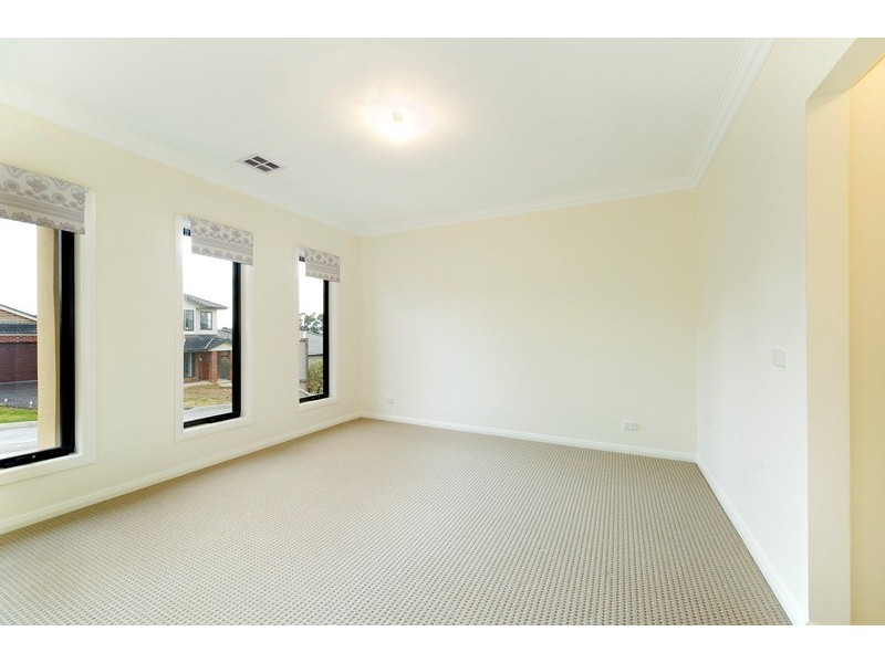 9 Scurry Road, Croydon VIC 3136