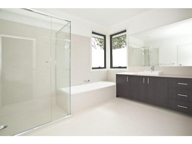 2/128 Oban Road, Ringwood North VIC 3134