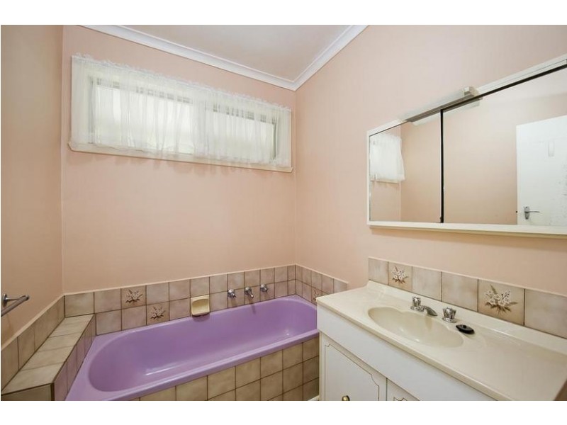34 Thomas Street, Croydon South VIC 3136
