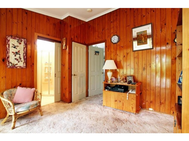 14 Holland Road, Ringwood East VIC 3135