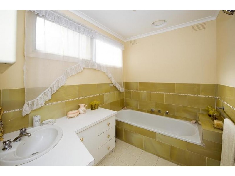 42 Oliver Street, Ringwood VIC 3134