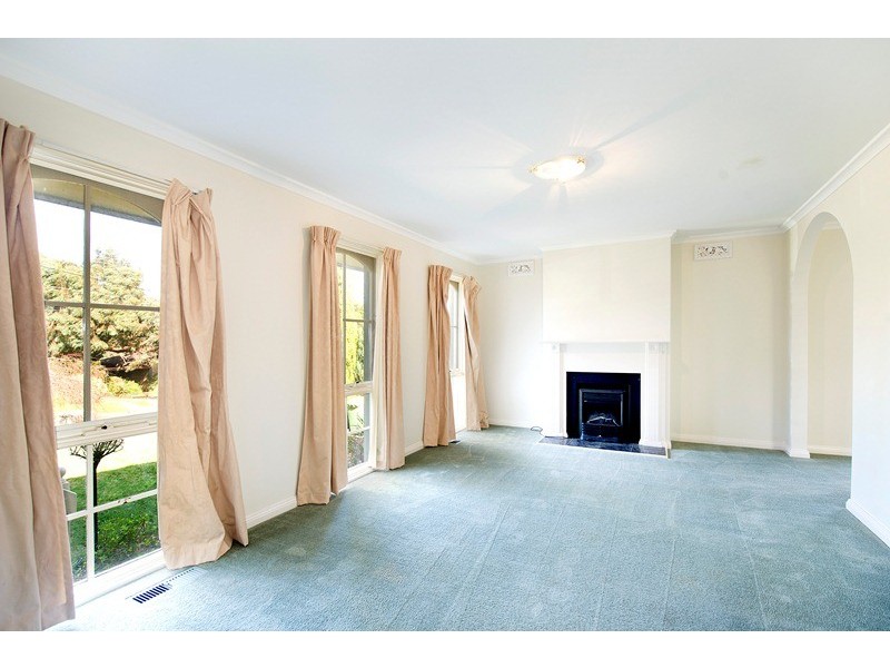 1 Erskine Ridge, Mooroolbark VIC 3138