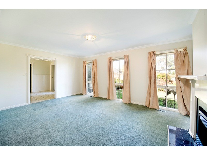 1 Erskine Ridge, Mooroolbark VIC 3138