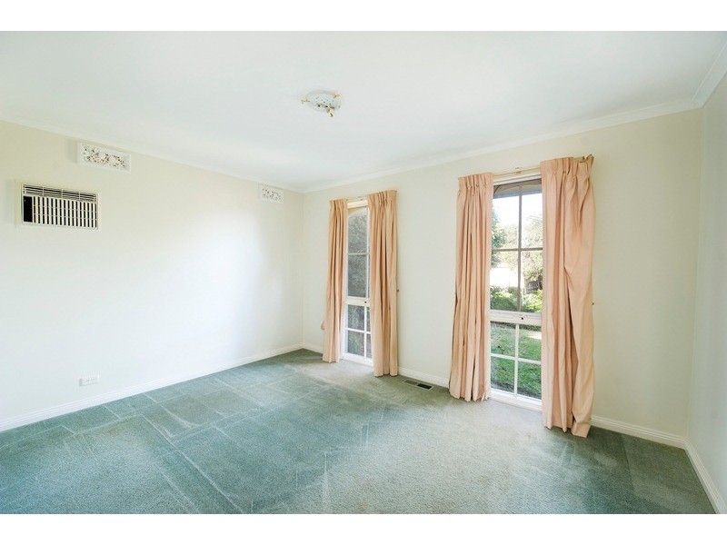 1 Erskine Ridge, Mooroolbark VIC 3138