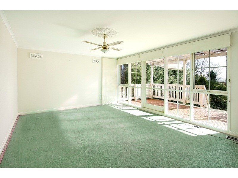 1 Erskine Ridge, Mooroolbark VIC 3138