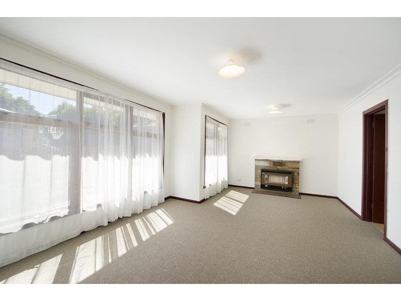 2/11 Charles Street, Ringwood East VIC 3135