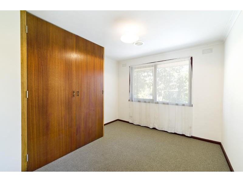 2/11 Charles Street, Ringwood East VIC 3135