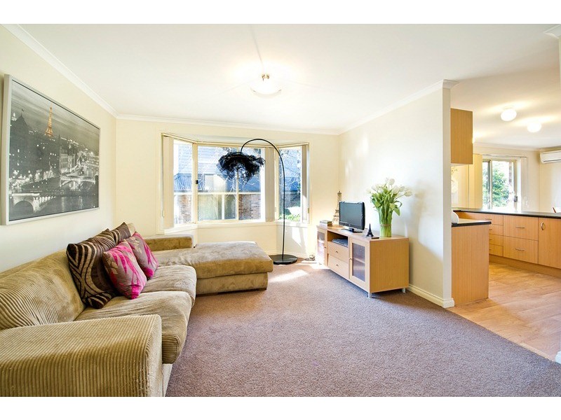 2/64 Vinter Avenue, Croydon VIC 3136