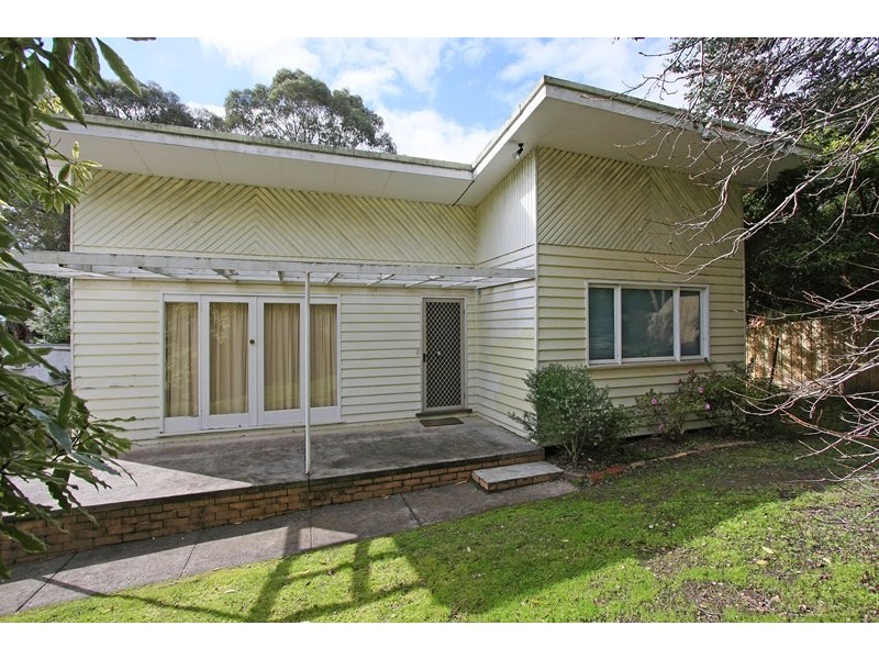 8 Burlock Avenue, Ringwood North VIC 3134