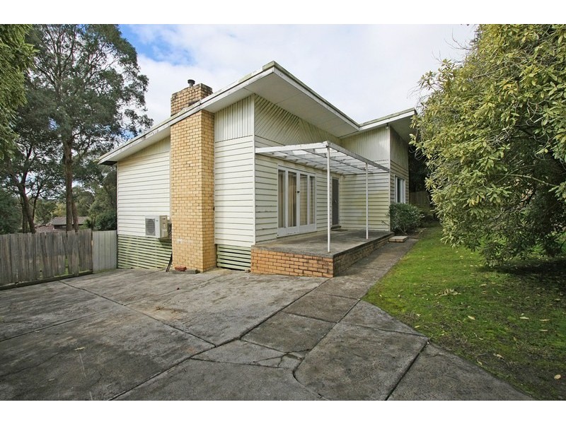 8 Burlock Avenue, Ringwood North VIC 3134