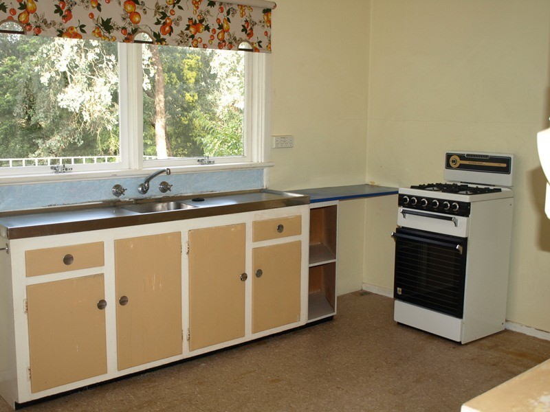 8 Burlock Avenue, Ringwood North VIC 3134