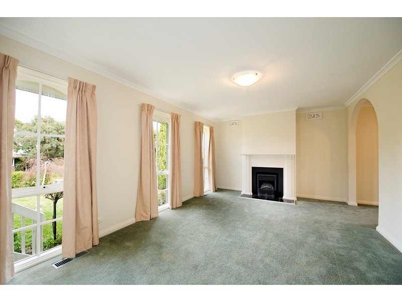 1 Erskine Ridge, Mooroolbark VIC 3138