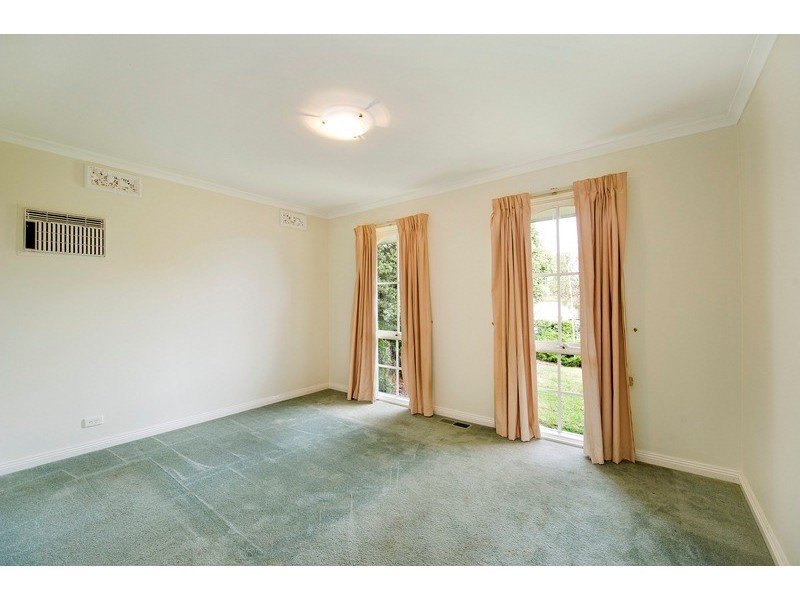 1 Erskine Ridge, Mooroolbark VIC 3138
