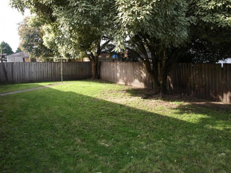 2/11 Charles Street, Ringwood East VIC 3135