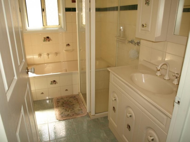 19 Old Lilydale Road, Ringwood East VIC 3135