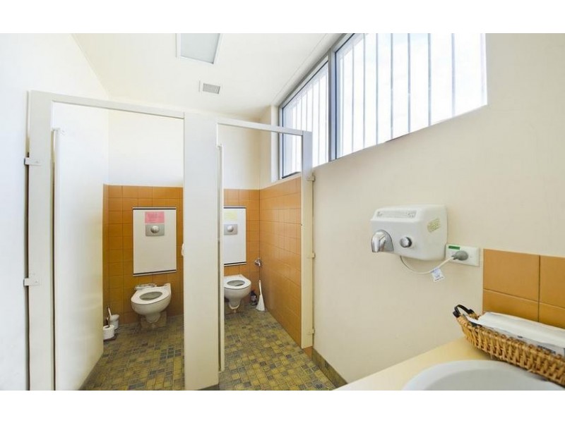 66 Railway Avenuw, Ringwood East VIC 3135
