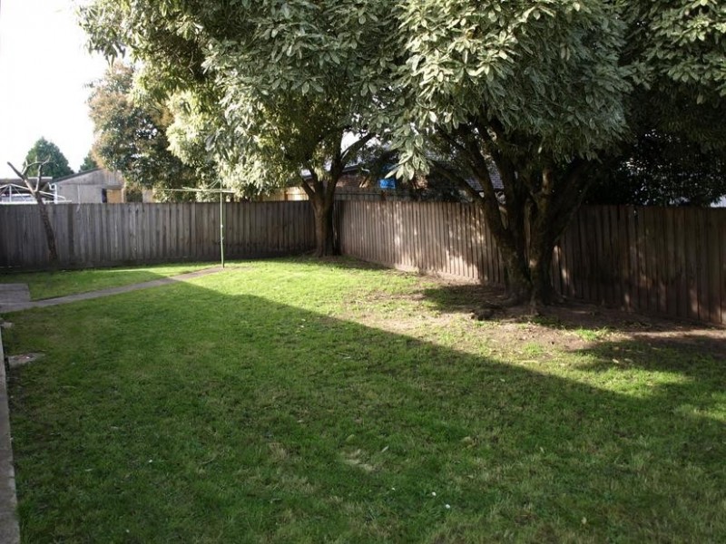 2/11 Charles Street, Ringwood East VIC 3135