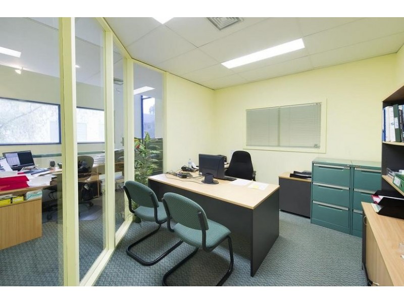 18/107-113 Heatherdale Rd, Ringwood VIC 3134