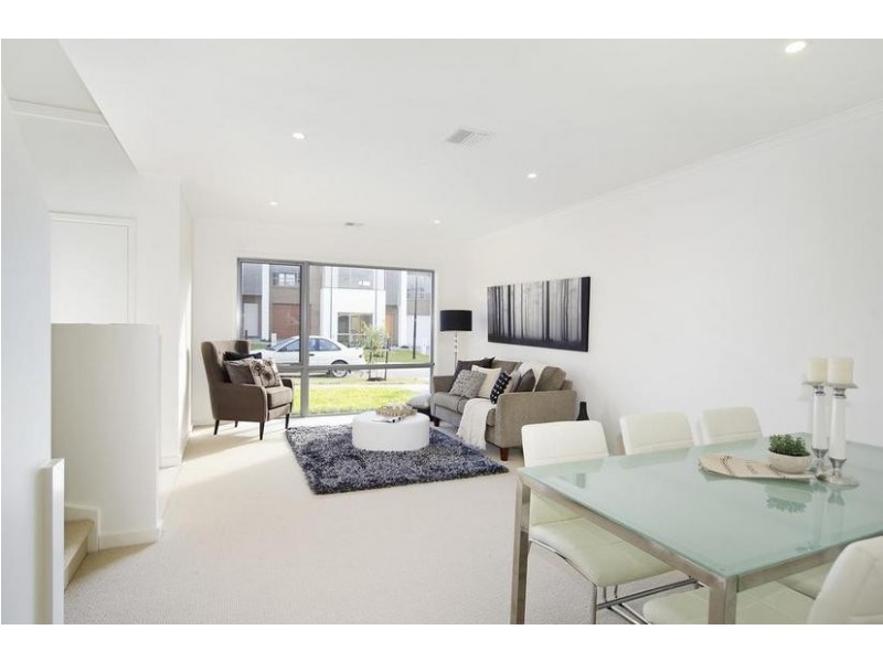 28 Bloom Avenue, Wantirna South VIC 3152